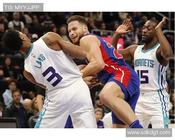 黄蜂与老鹰精彩对决完整版回顾赛场瞬间与精彩时刻分析